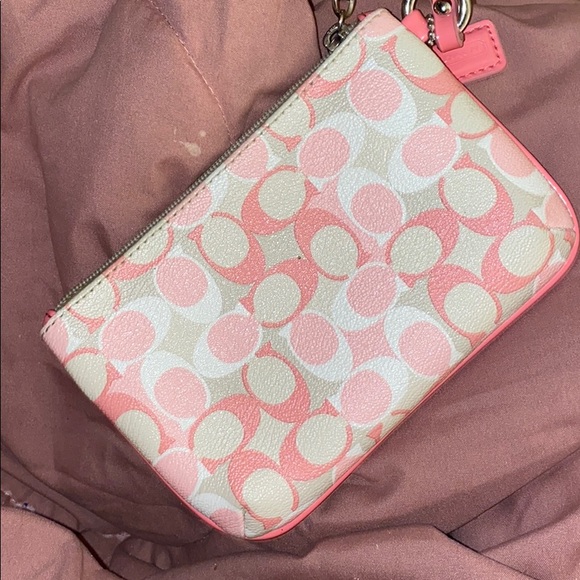 Coach wristlet - Picture 3 of 7